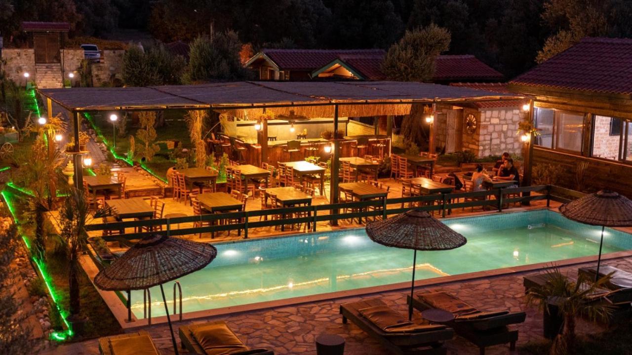 Serender Bungalov Bed & Breakfast Foca Exterior photo